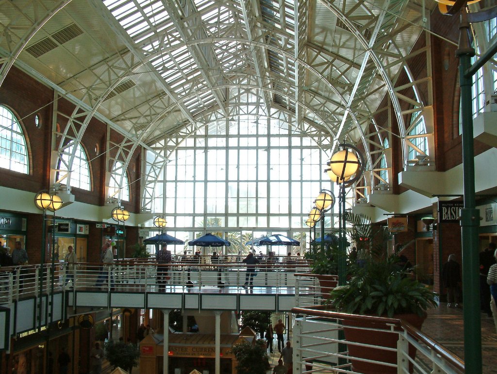 03-Hall in the Waterfront shopping mall.jpg - Hall in the Waterfront shopping mall